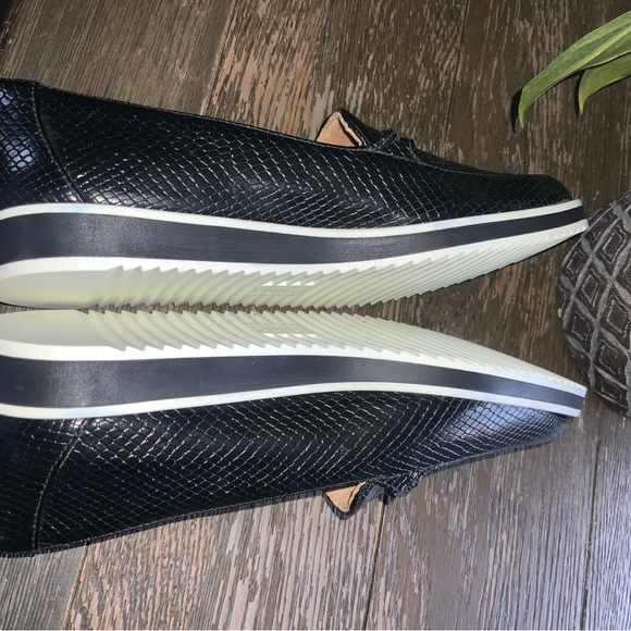 Naturalizer Womens Ranger Slip On Moccasins Loafers Black Snakeskin Size 8 - Picture 7 of 11